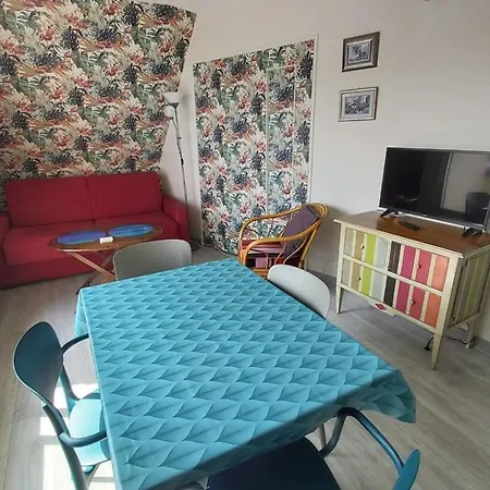 Daire Apt With Balcony And Sea View Near
